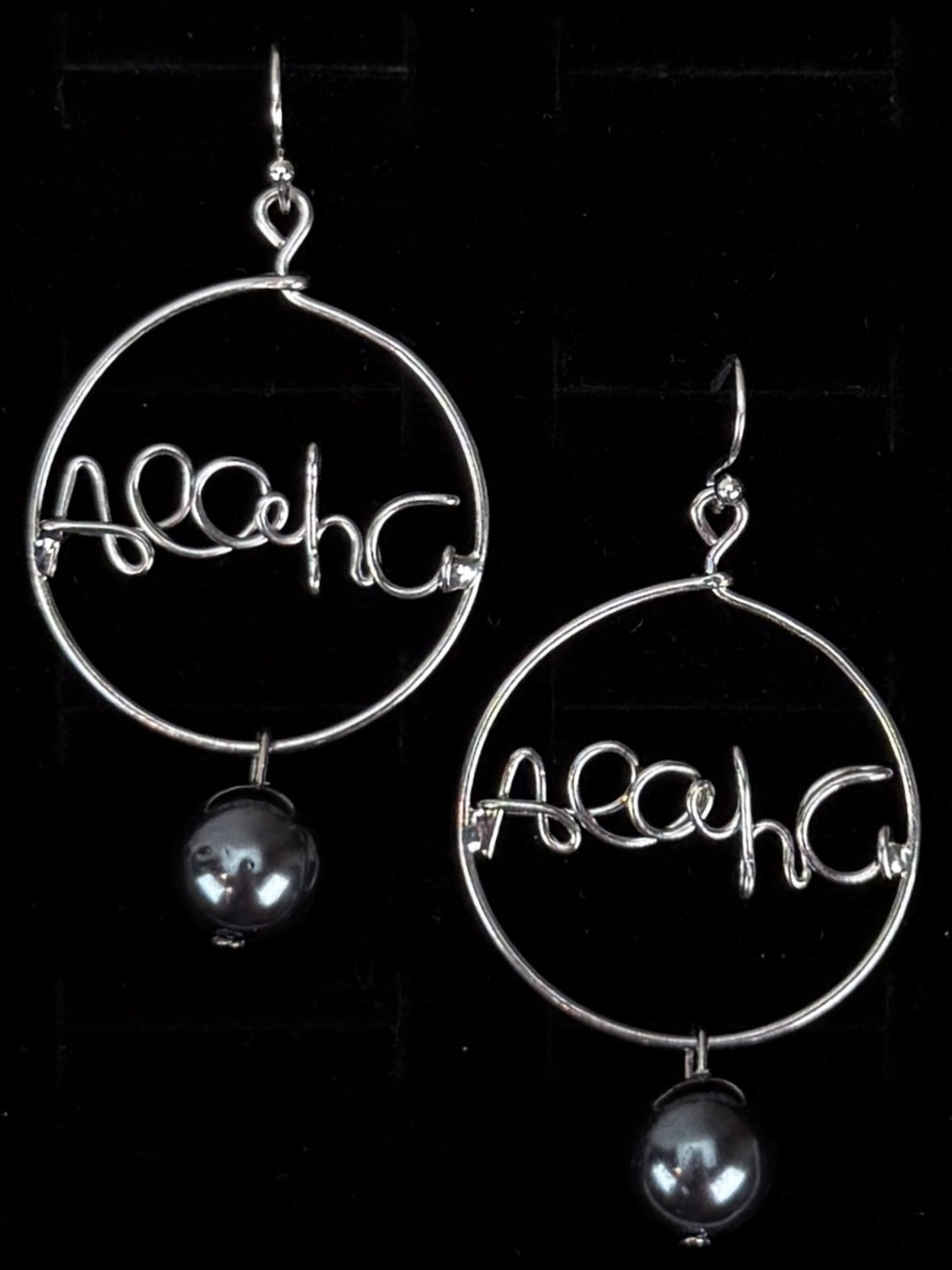 Beautiful Silvertone wire wrapped aloha grey faux pearl pierced earrings